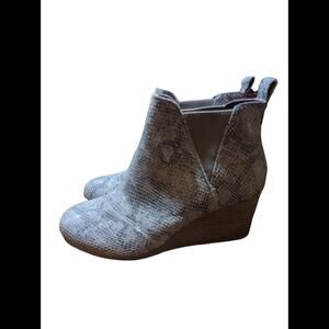 Toms Kelsey Wedge Ankle Booties Snakeskin Print